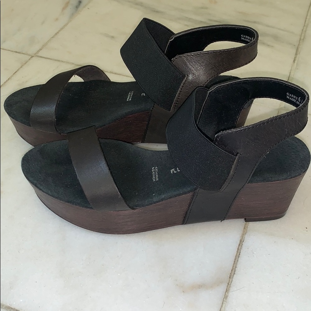 - Chinese Laundry Platform Sandals